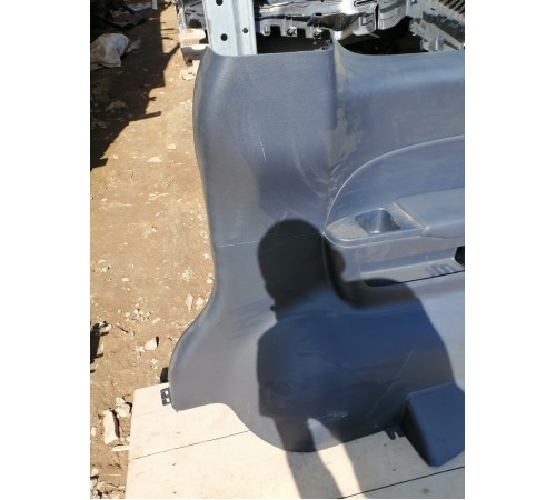 Обшивка багажника правая