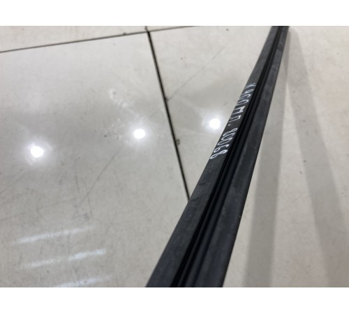 Уплотниетель стекла внутренний(передний правый)