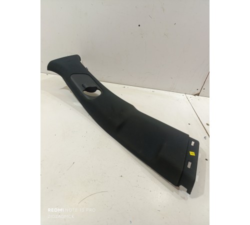 Обшивка ценральной стойки правая верхняя