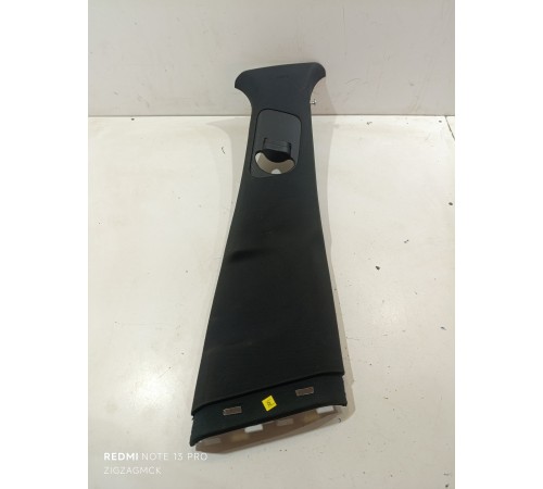 Обшивка ценральной стойки правая верхняя