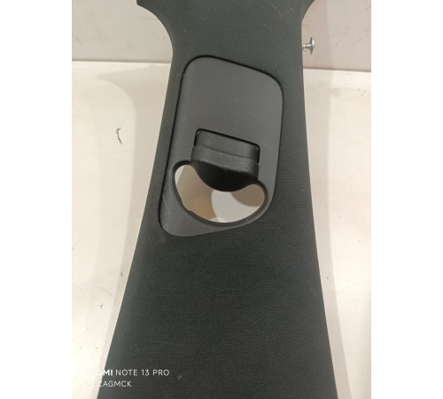 Обшивка ценральной стойки правая верхняя