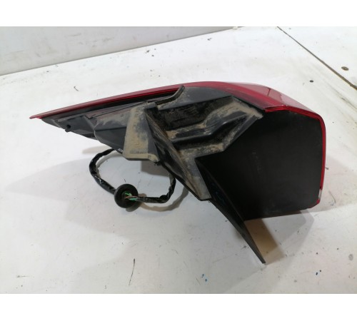 Фонарь задний правый внешний