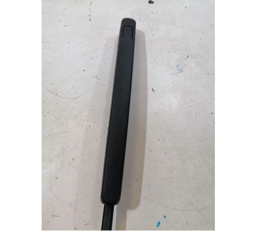 Поводок крышки багажника