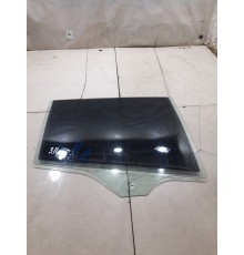 Стекло двери (заднее правое)