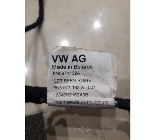 Электропроводка двери (задняя правая)