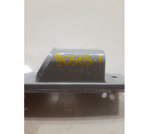 Плафон подсветки номера правый