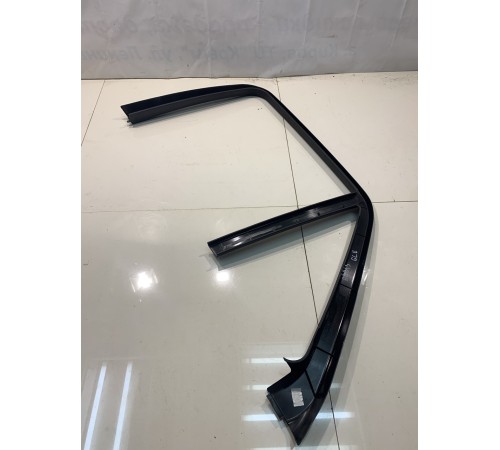 Молдинг рамы окна двери (внутренний, задний, левый)