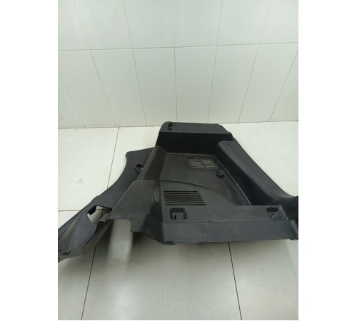 Обшивка багажника правая