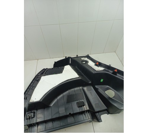 Обшивка багажника правая