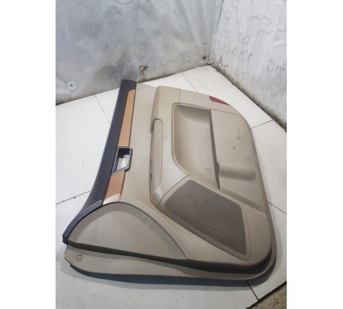 Обшивка двери передняя правая