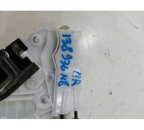 Замок двери передний правый