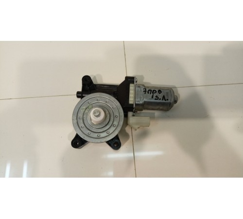 Моторчик стеклоподъемника задний левый