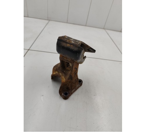 Опора двигателя левая