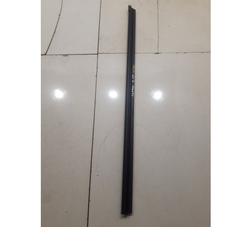 Уплотнитель стекла (передний правый внутренний)