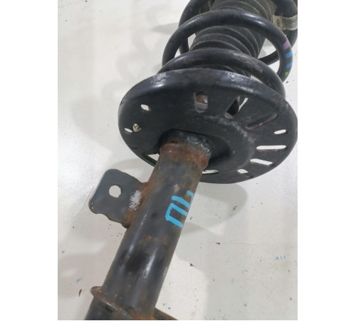 Амортизатор подвески передний левый в сборе