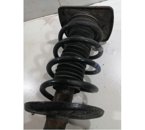 Амортизатор подвески передний левый в сборе