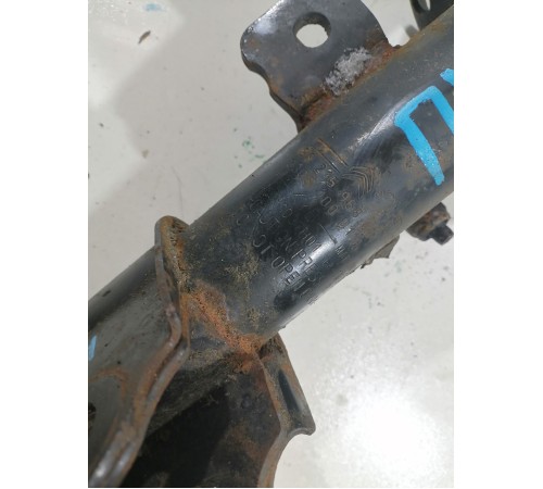 Амортизатор подвески передний левый в сборе