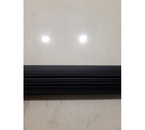 Уплотнитель стекла (передний правый внутренний)