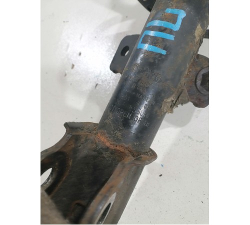 Амортизатор подвески передний левый в сборе