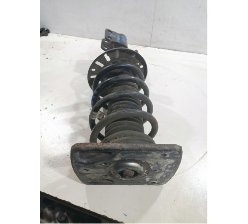 Амортизатор подвески передний левый в сборе