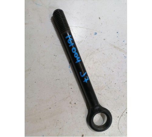 	Буксировочный крюк