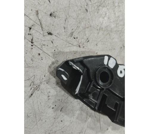 Кронштейн(крепление) переднего крыла правый