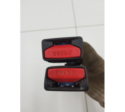 Ответная часть ремня безопасности