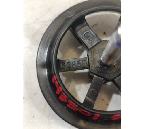 Винт крепления запасного колеса