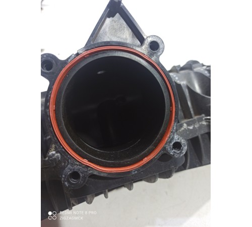 Впускной коллектор