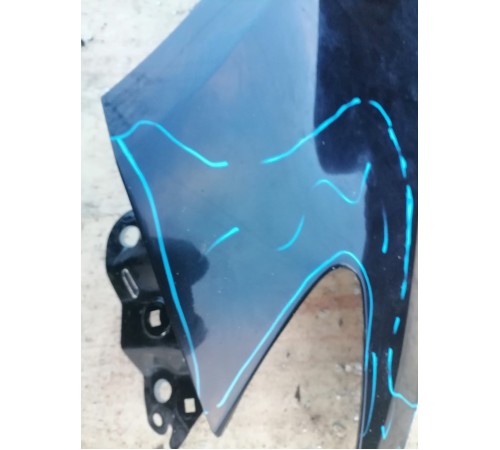 Крыло переднее правое