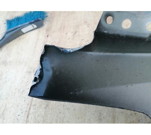 Крыло переднее правое