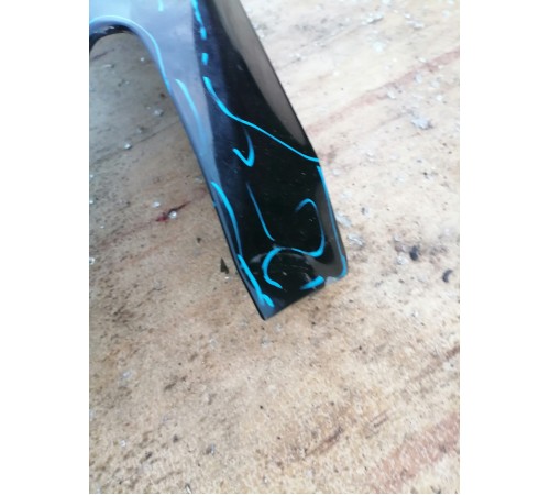 Крыло переднее правое