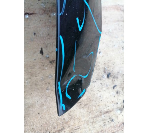 Крыло переднее правое