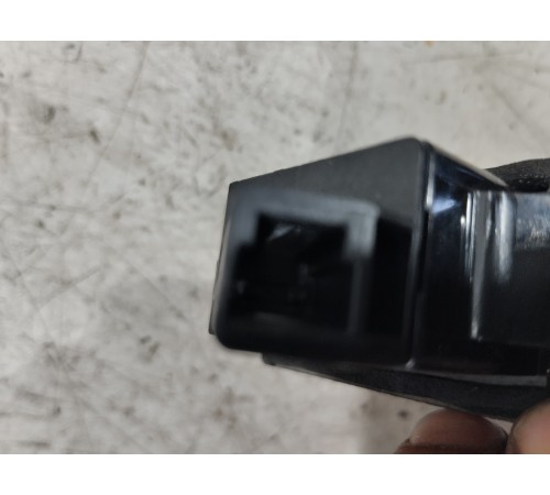 Кнопка открывания крышки багажника