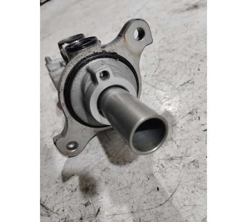 Главный тормозной цилиндр