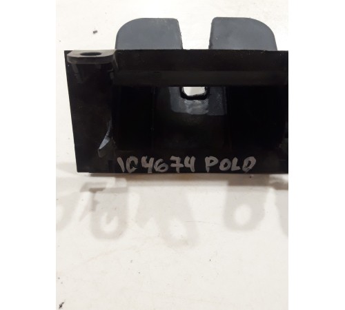 Накладка замка багажника