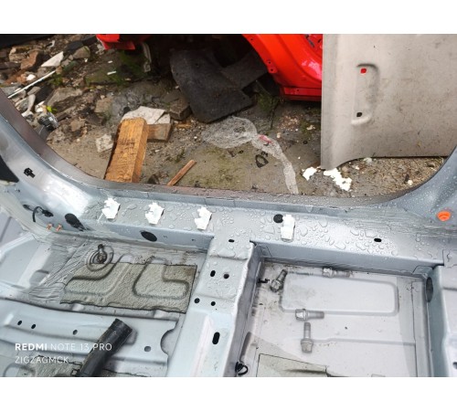 Порог со стойкой правый