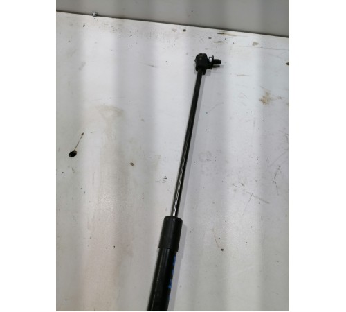 Амортизатор капота 