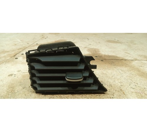 Дефлектор воздушный левый