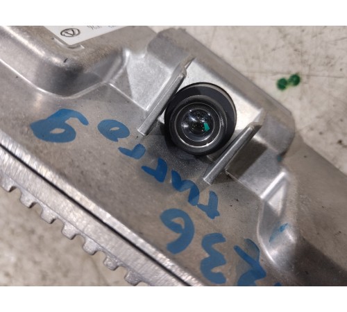 Камера переднего вида