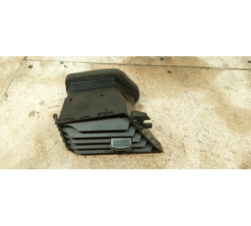 Дефлектор воздушный левый