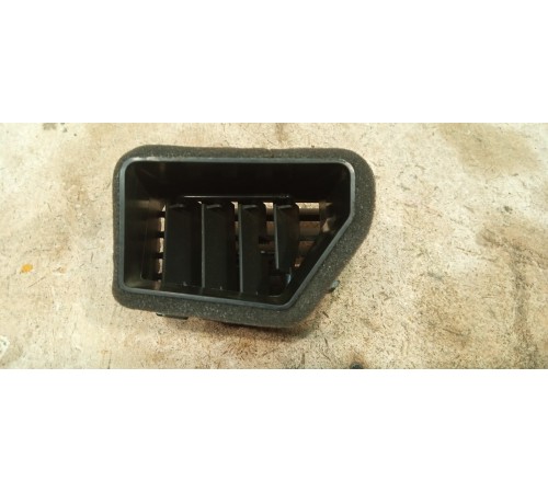 Дефлектор воздушный левый