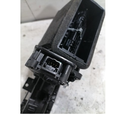 Воздуховод пассажира с электроприводом