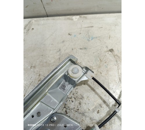 Стеклоподъемник двери передний левый