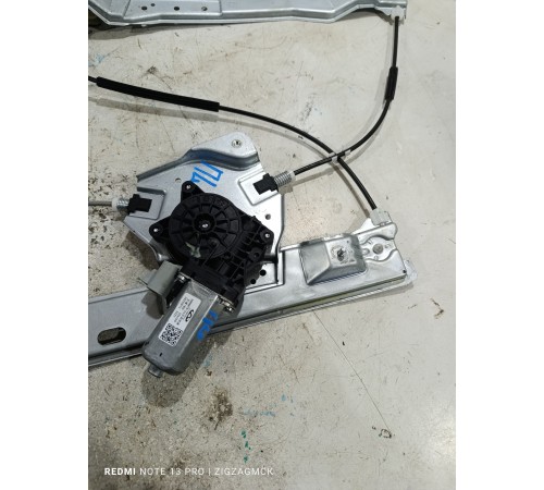 Стеклоподъемник двери передний левый
