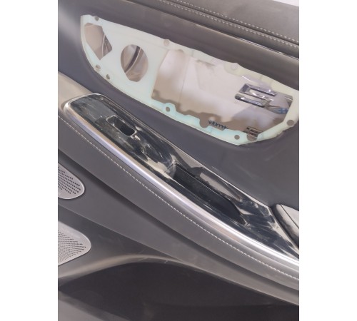 Обшивка двери задняя правая