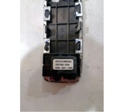 Кнопка стеклоподъемника задняя левая