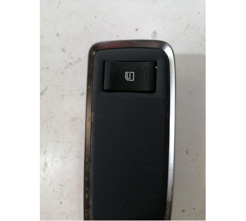 Кнопка стеклоподъемника задняя левая