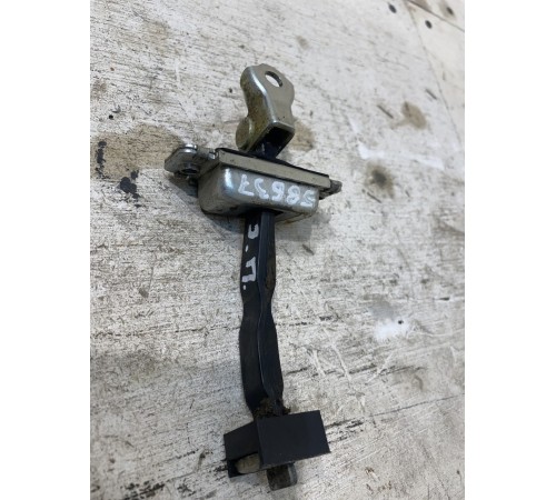 Ограничитель двери задней правой