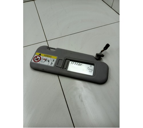 Солнцезащитный козырек правый